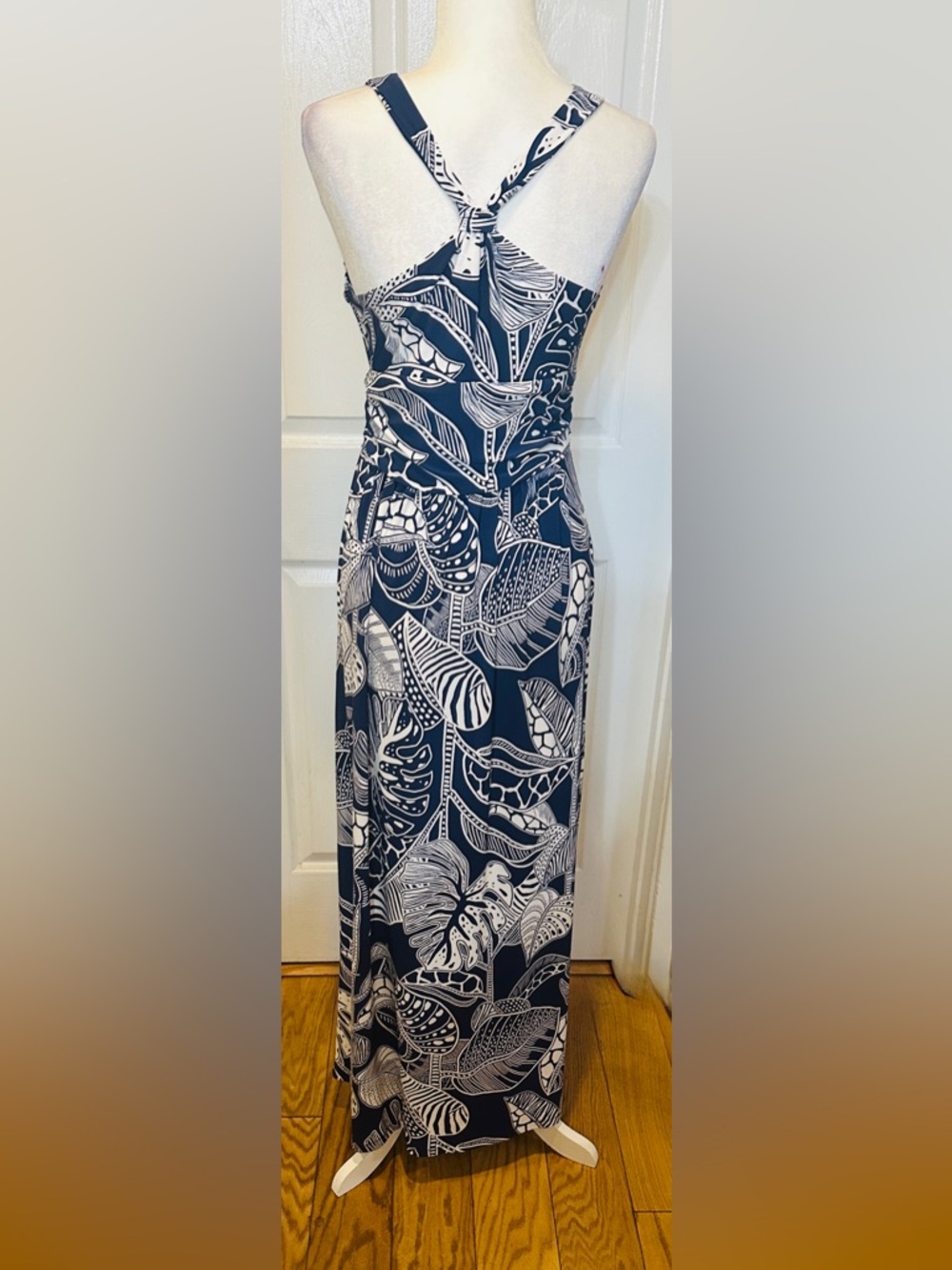 Tori Richard  Dress  Halter Blue White Tropical Twist Back Size Medium - Picture 2 of 10